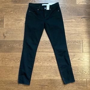NWT LOFT Modern Skinny Medium Rise Size 0 Black Denim Raw Hem